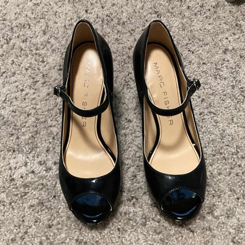 Womens Marc Fisher Shiny Black Heels peep toe size 5.5
